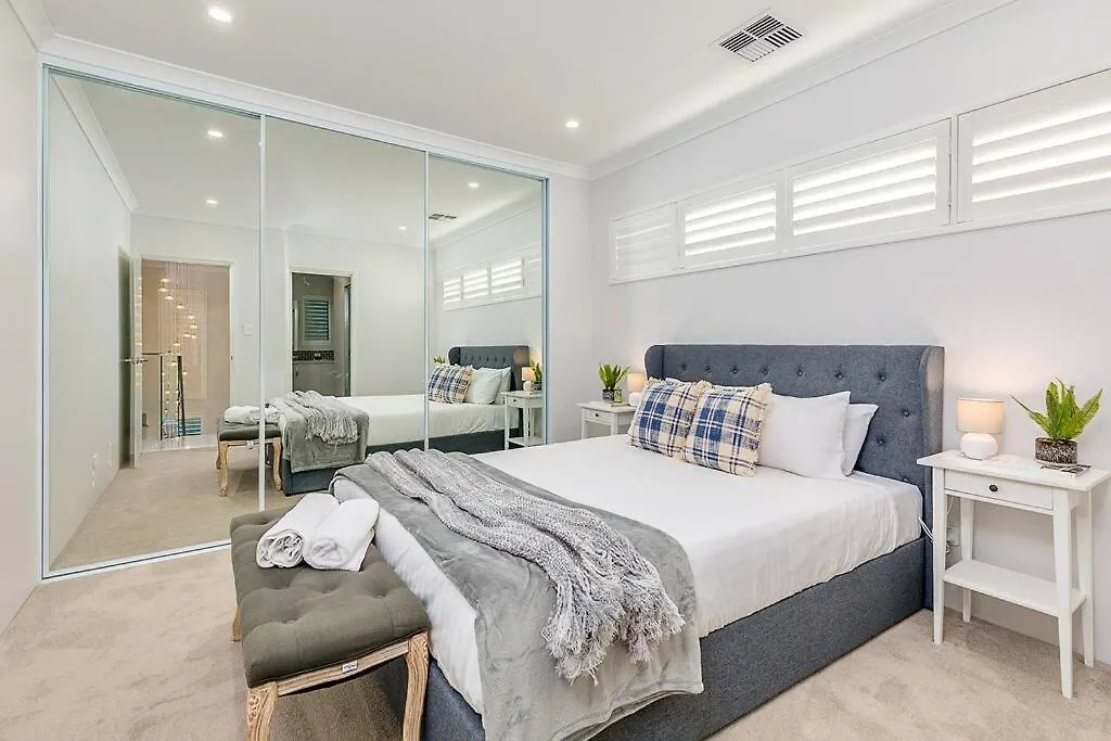 펜션 East Vic Park Luxe New Home 퍼스 오스트레일리아