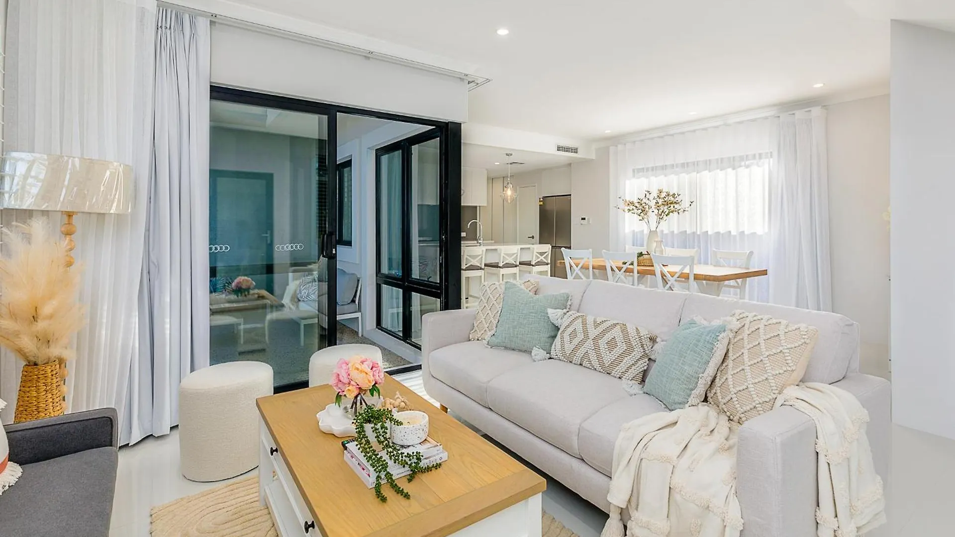펜션 East Vic Park Luxe New Home 퍼스