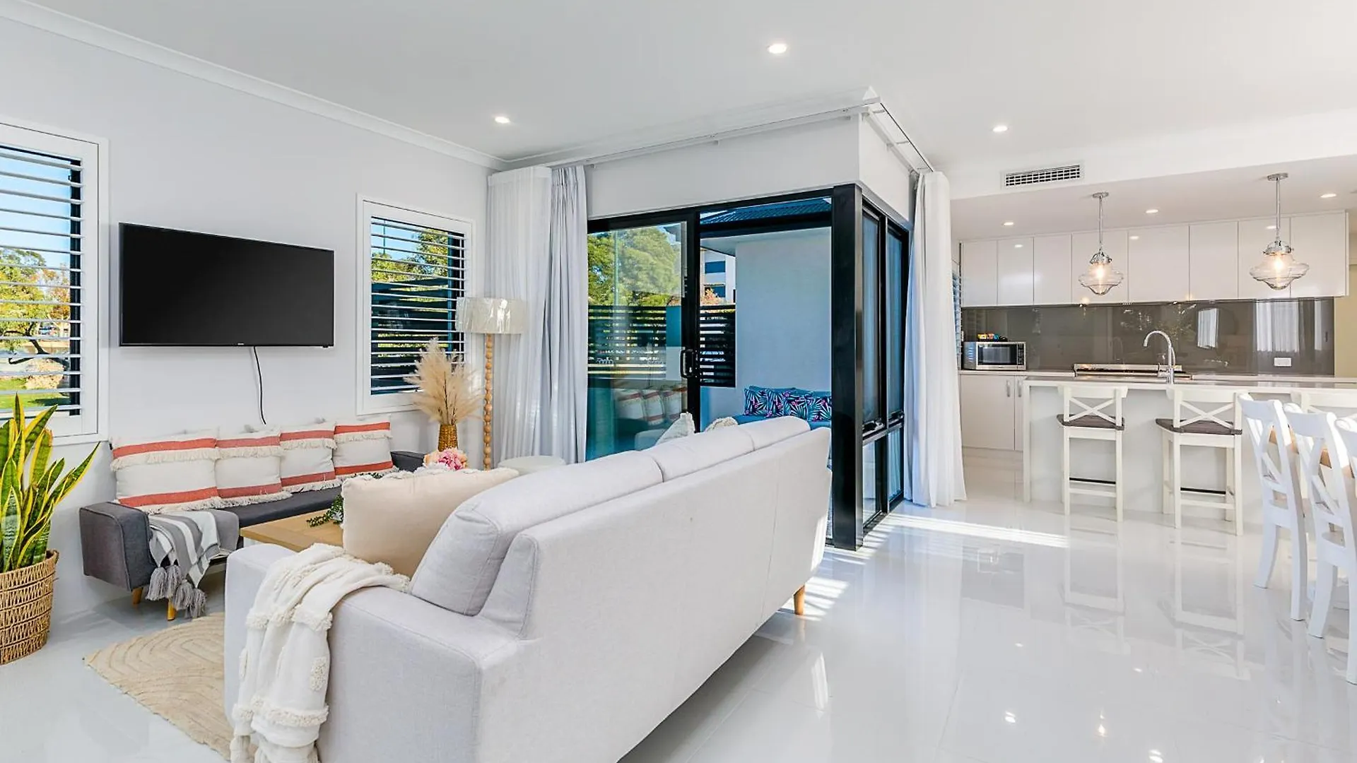 펜션 East Vic Park Luxe New Home 퍼스